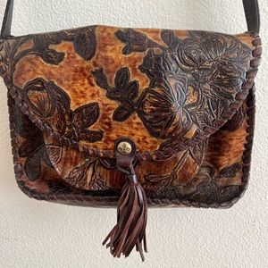 Patricia Nash Crossbody Leather Purse With Adjustable Strap Clean Inside And Out